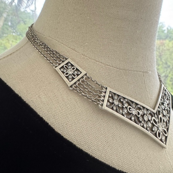 Rare Touchstone Crystal by Swarovski Silver V-Shape Choker
Necklace 17" - Picture 4 of 14